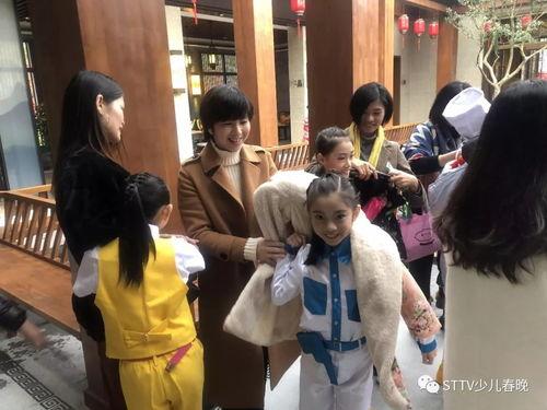 节目花絮拍摄,节目花絮背后的精彩瞬间